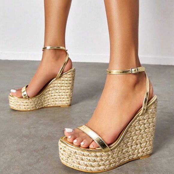 Rebellious Rose Shoes - Women Shoes Fashion Metallic Ankle Strap Lightweight Vacation Gold Wedge Sandals